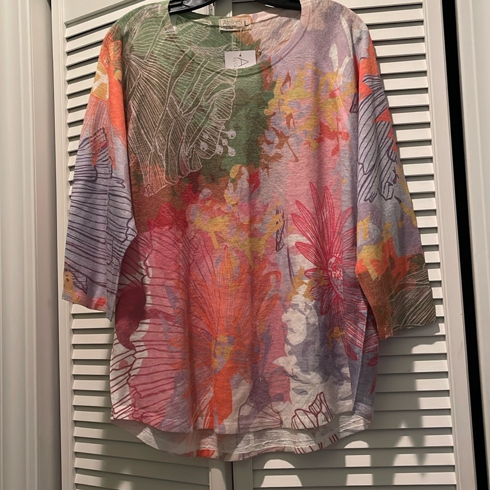 Atelier5 lightweight knit top!  New with tags!